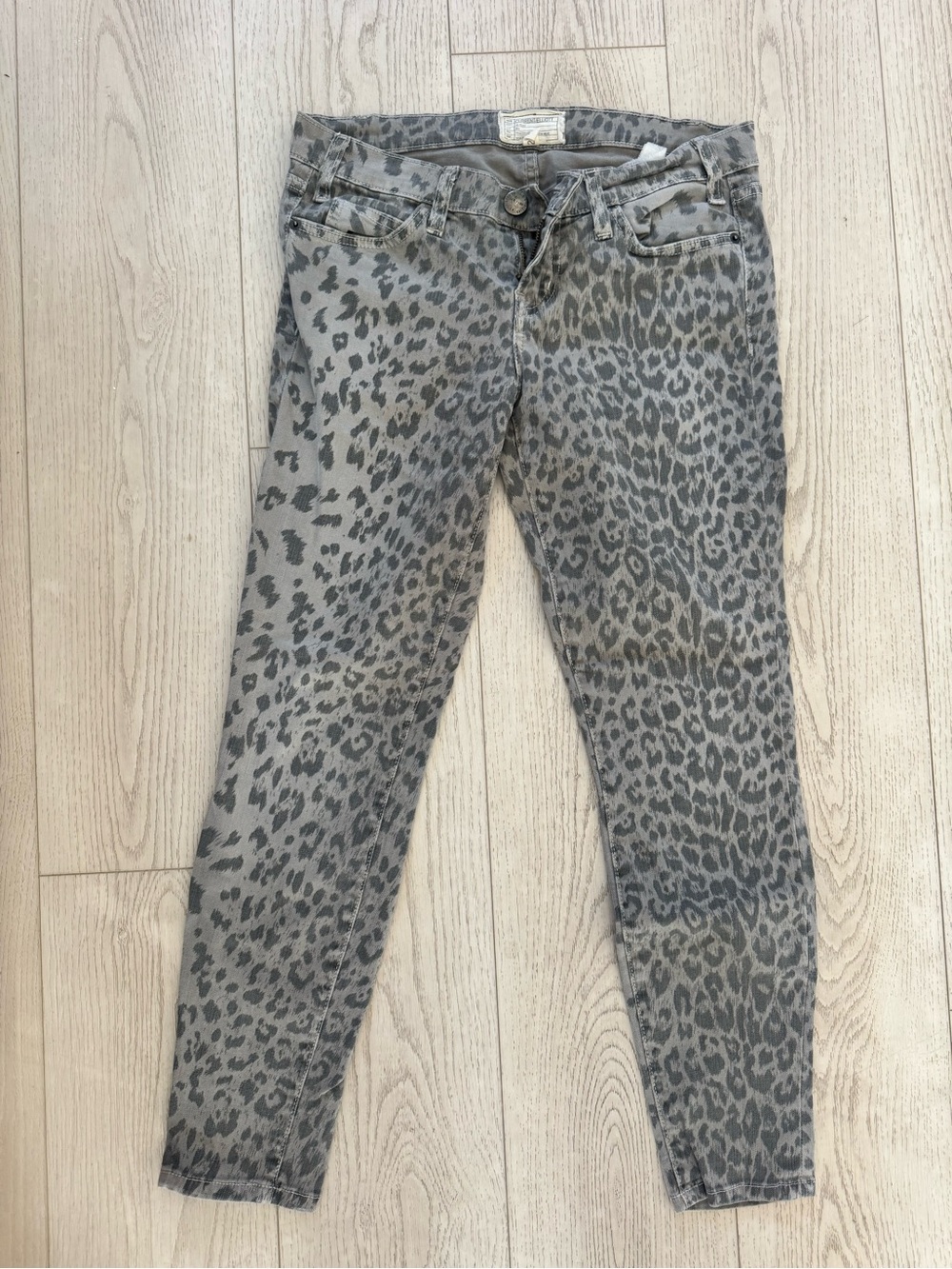 CURRENT/ELLIOTT Tonal Gray Leopard Print /Low waisted/ Skinny Jeans